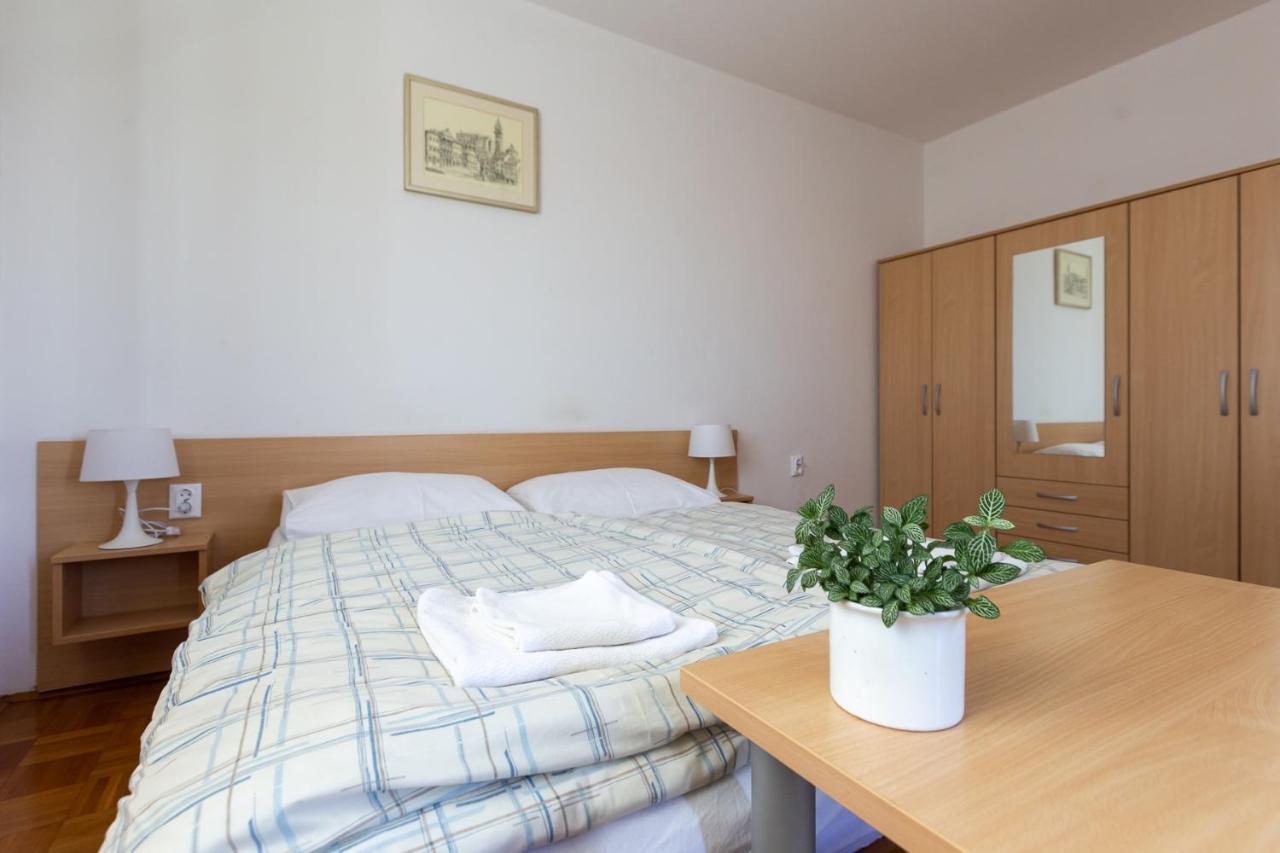 Apartments And Rooms Jeselnik Portorose Esterno foto